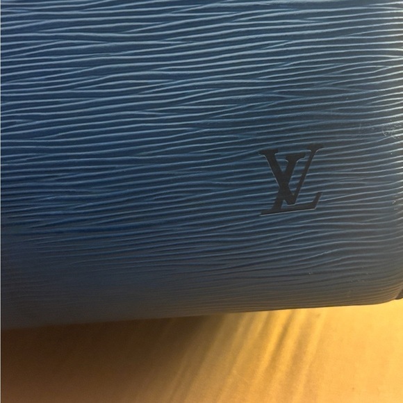 Vintage Louis Vuitton Speedy 30 – Blue Epi Leather – Excellent Condition - Picture 3 of 13